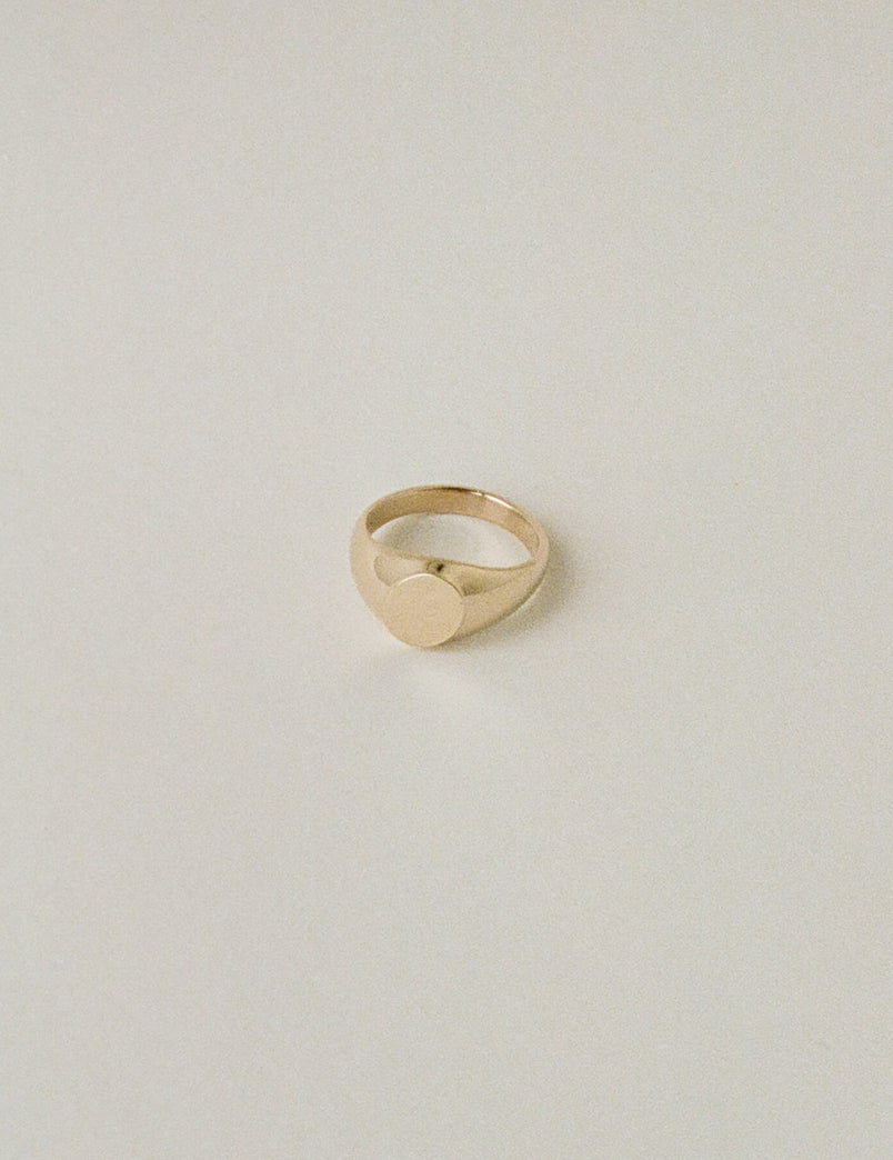 Tilt Signet Ring