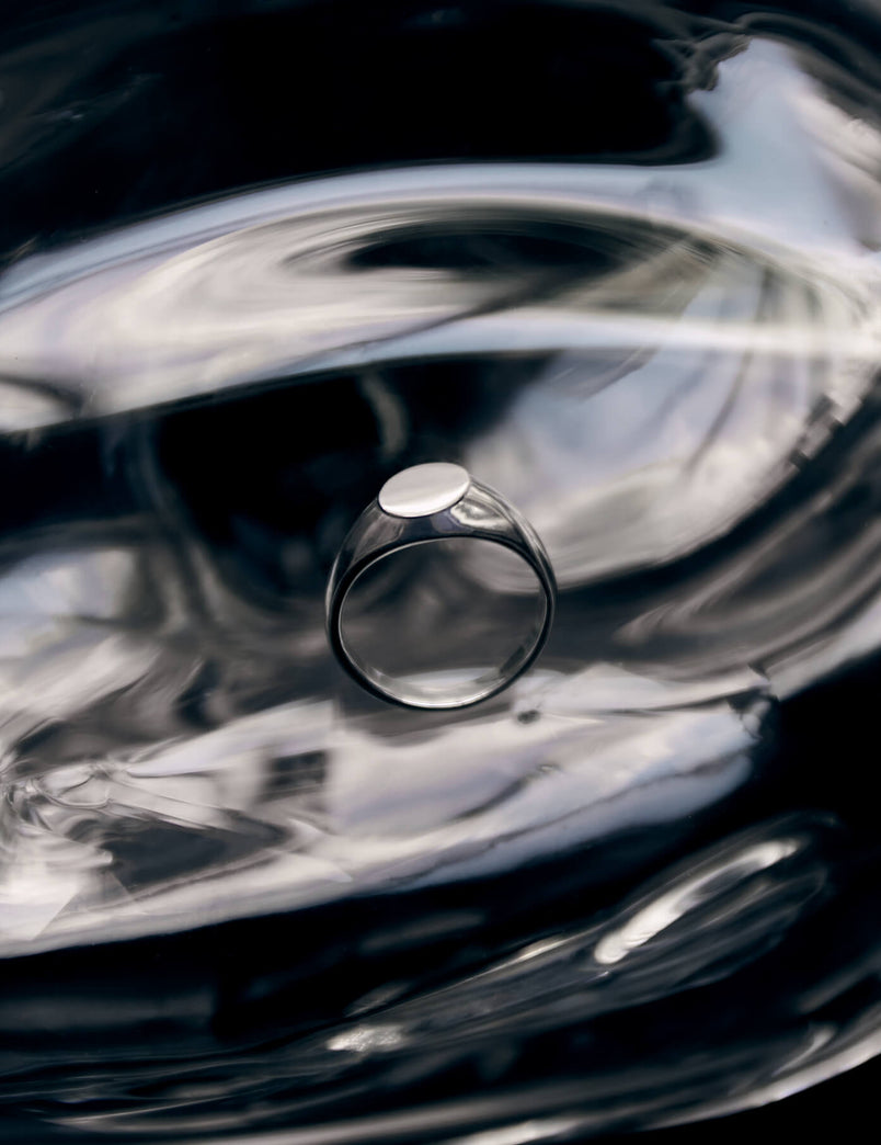 Tilt Signet Ring