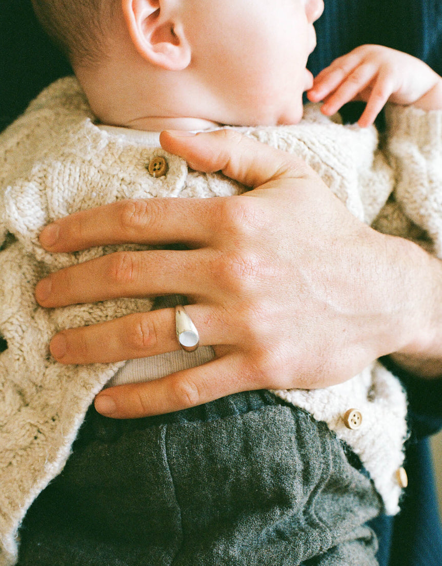 Tilt Signet Ring