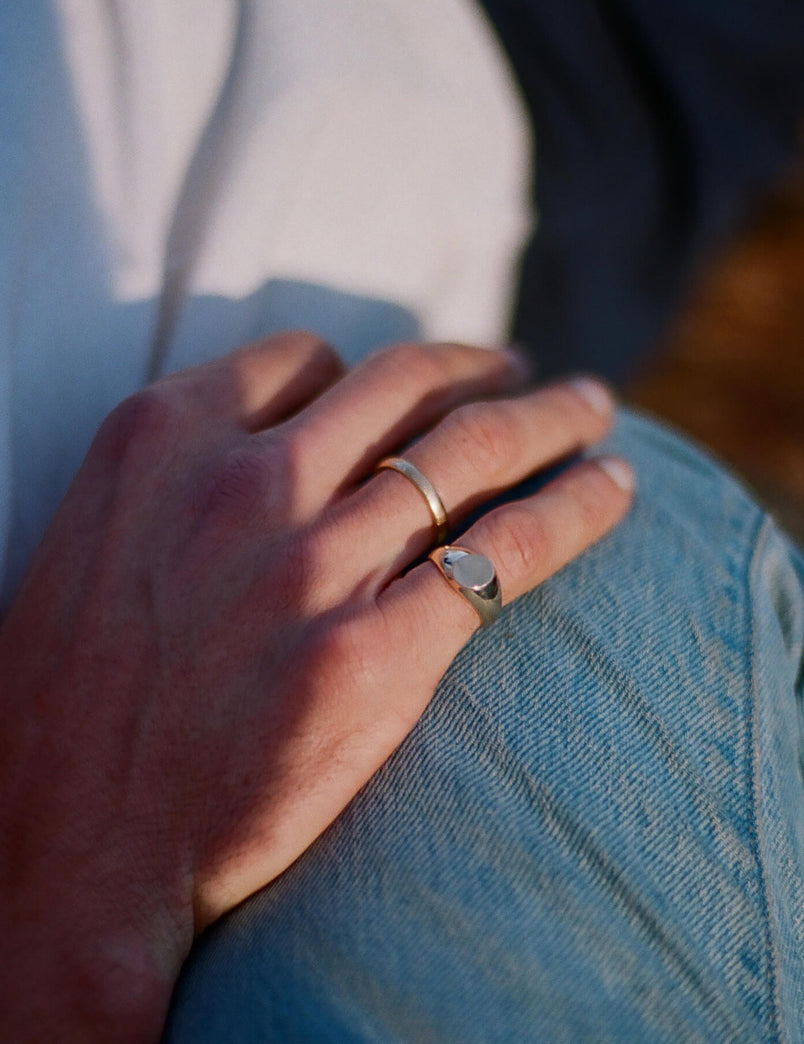 Tilt Signet Ring