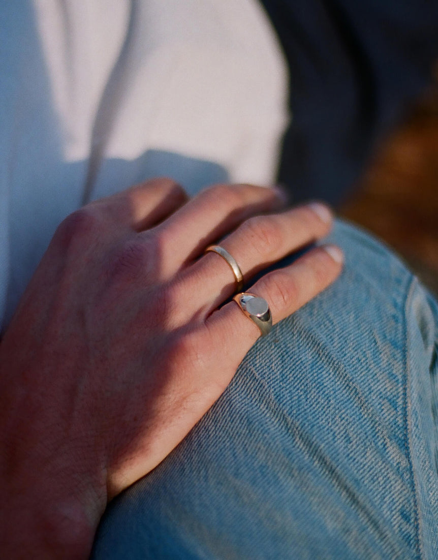 Tilt Signet Ring