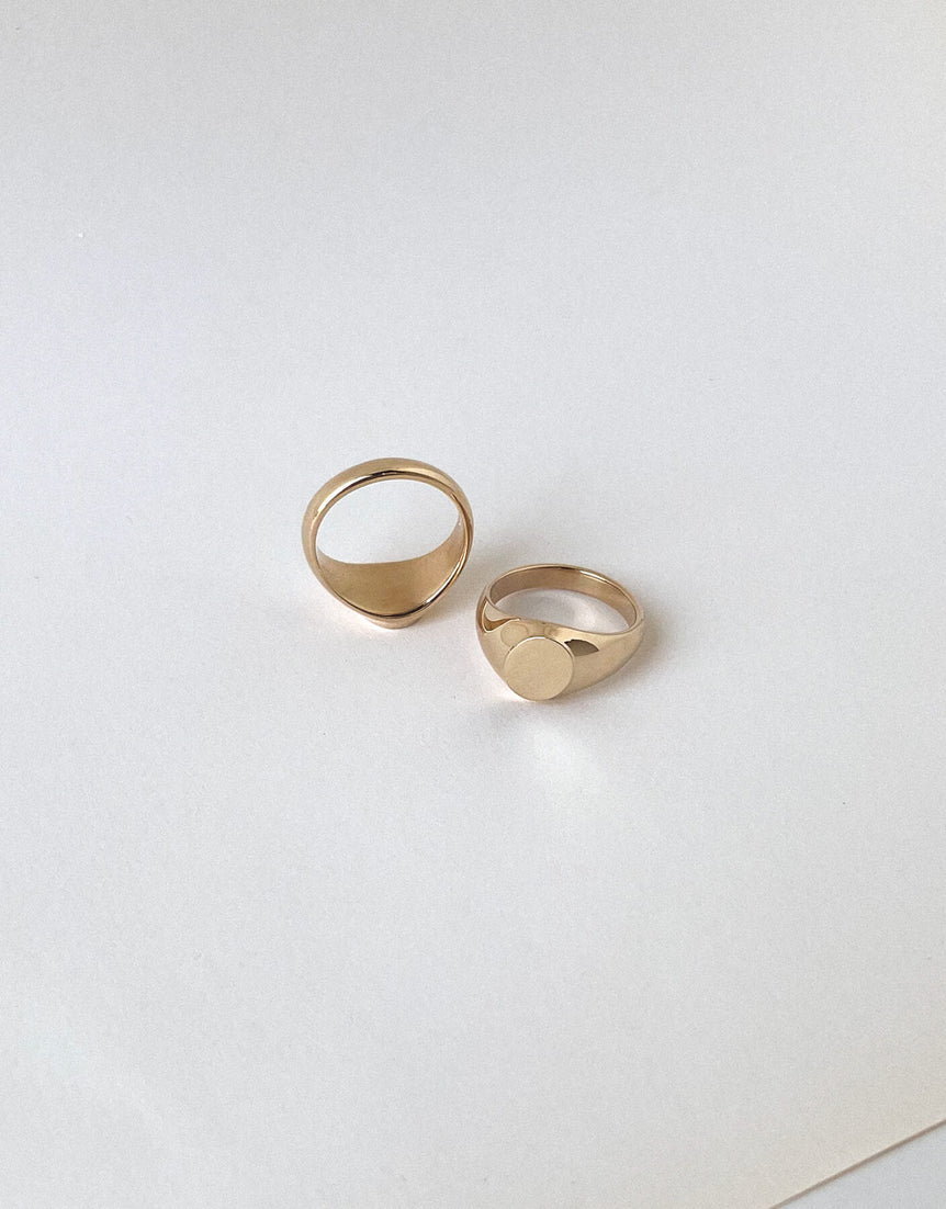 Tilt Signet Ring