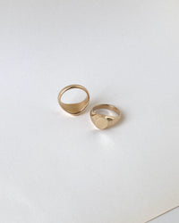 Tilt Signet Ring