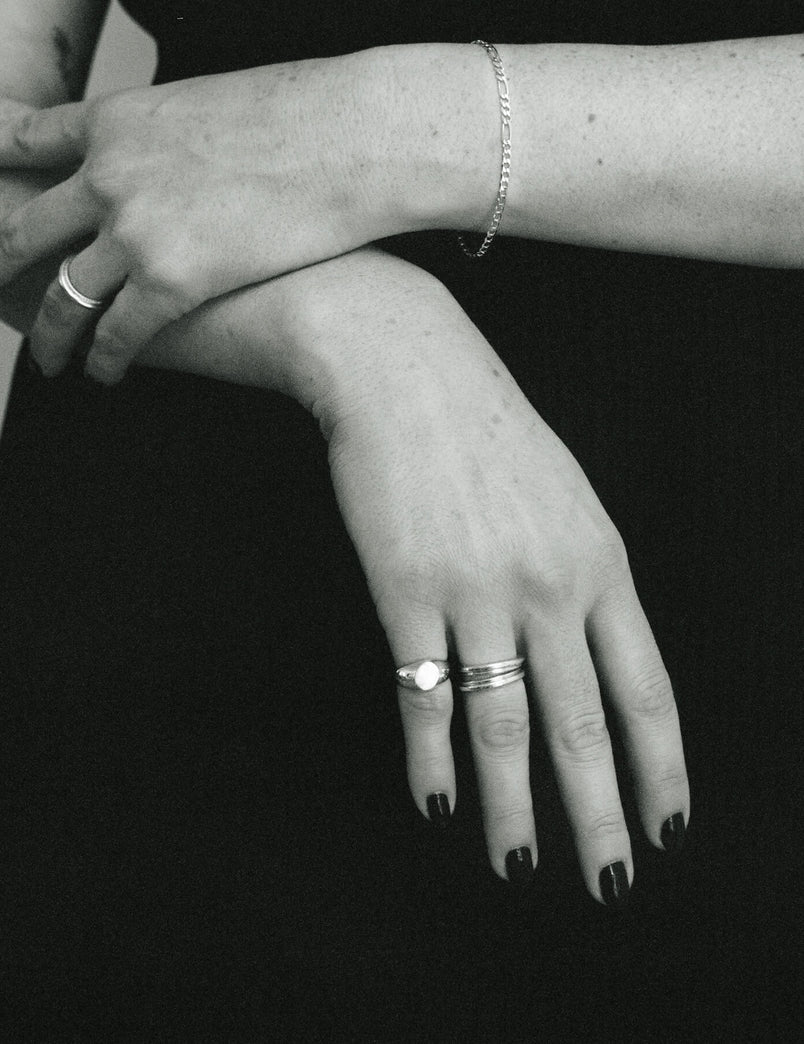 Tilt Signet Ring