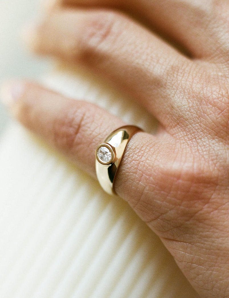 Baby Tilt Signet Ring with Diamond