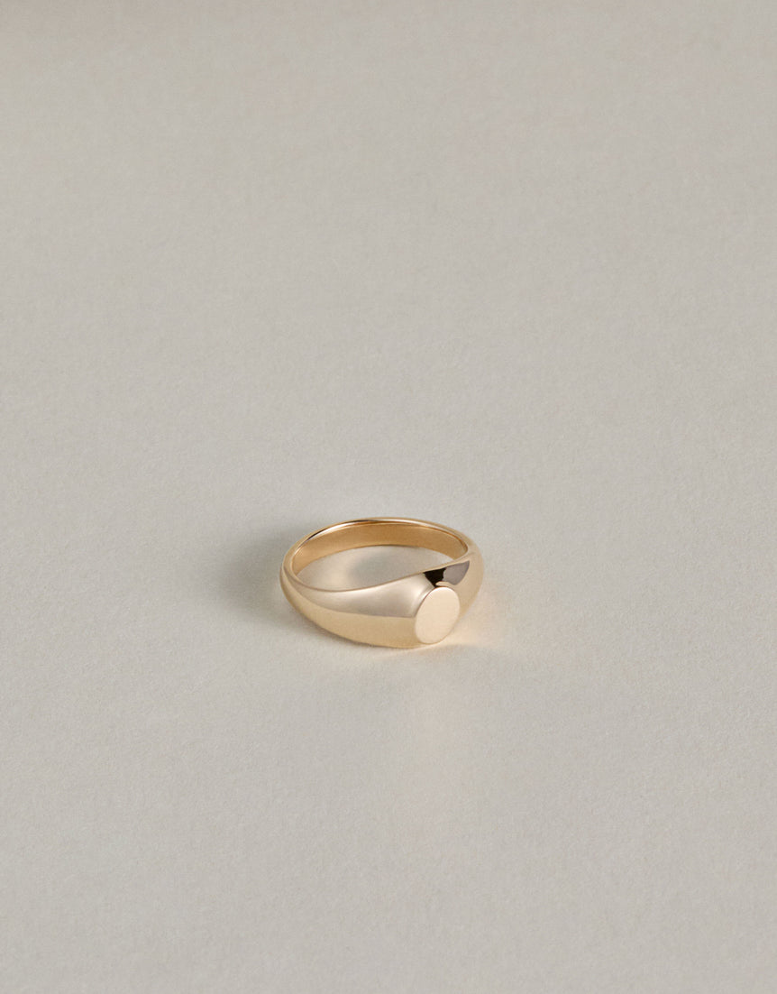 Baby Tilt Signet Ring