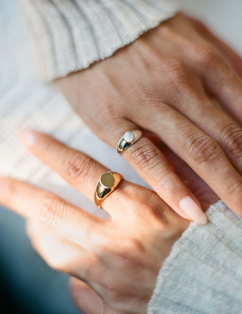 Baby Tilt Signet Ring