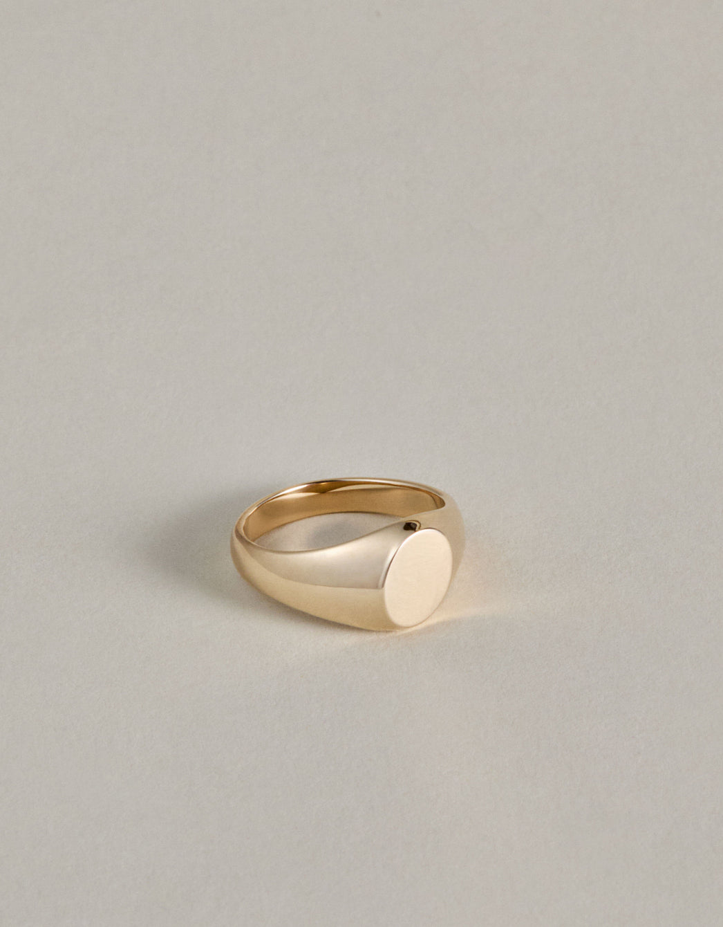 Tilt Signet Ring