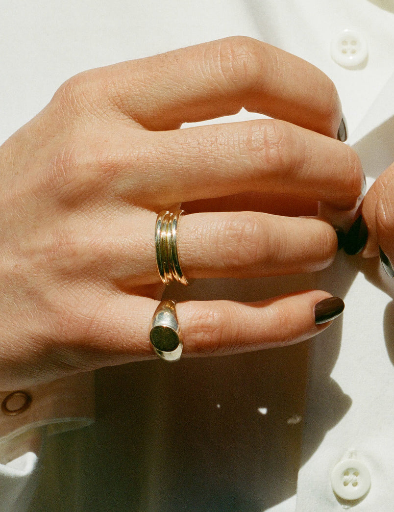 Tilt Signet Ring