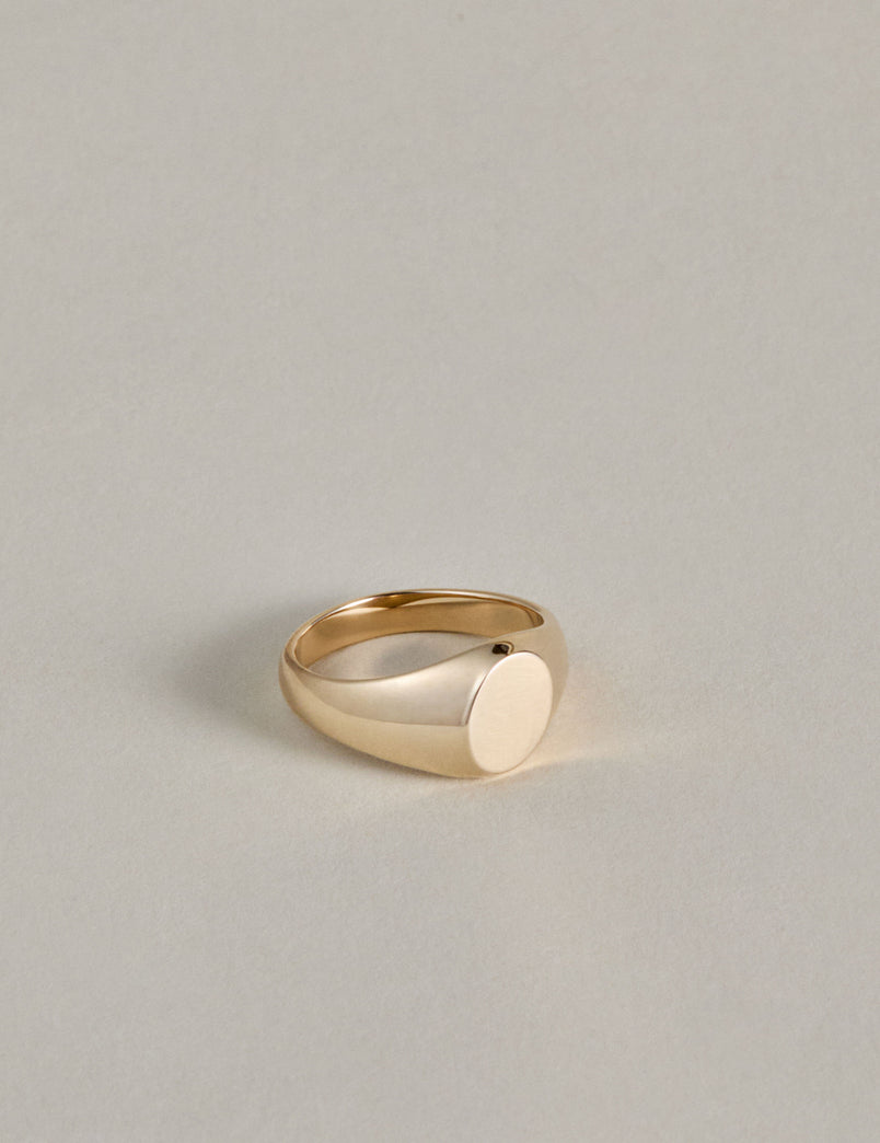 Tilt Signet Ring