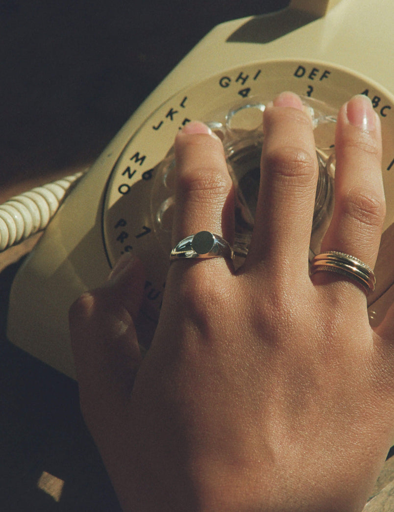 Tilt Signet Ring