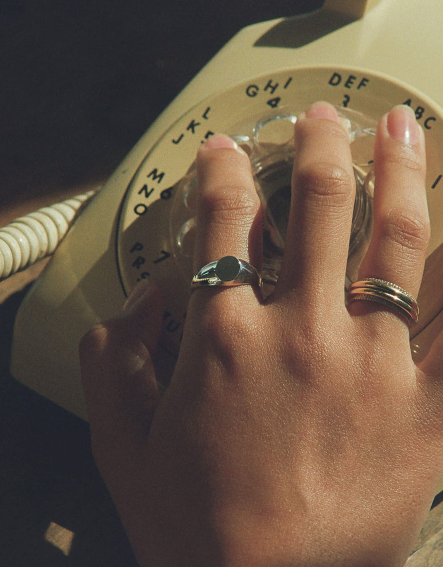 Tilt Signet Ring